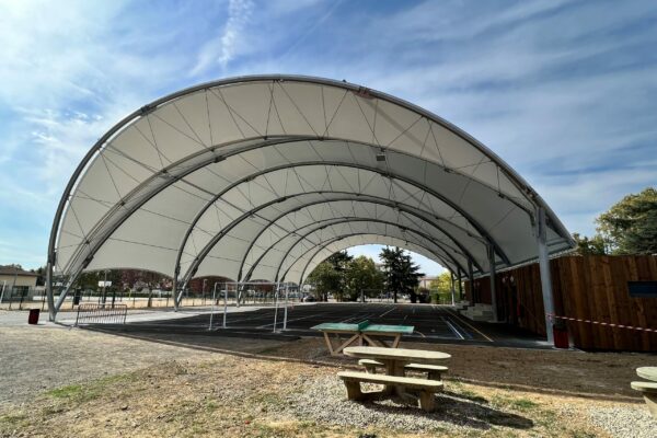 Préau de complexe sportif à Colomiers