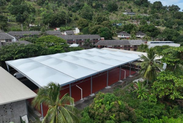 Couverture sportive en toile du lycée Citée du Nord de Mayotte