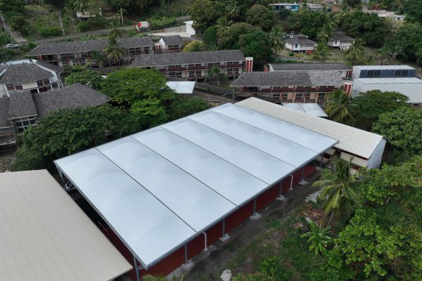 Couverture sportive en toile du lycée Citée du Nord de Mayotte