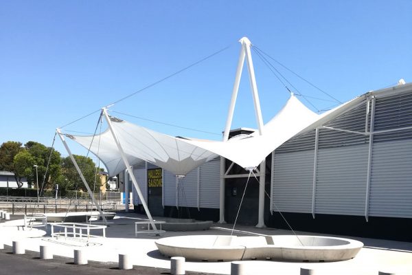 Couverture en toile du Halle des 4 saisons à Montpellier