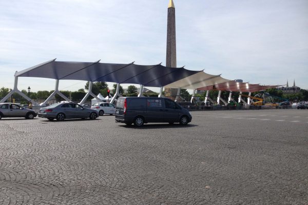 Couverture de la tribune du 14 Juillet à Paris