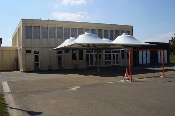 Couverture de Préau d'école en toile